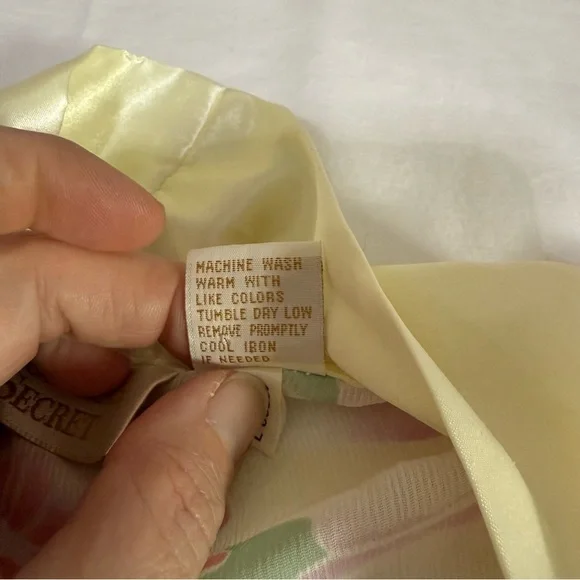 Vintage Victoria’s Secret Gold Label Satin Robe Tie Sleep Shirt One Size Floral - Picture 4 of 8